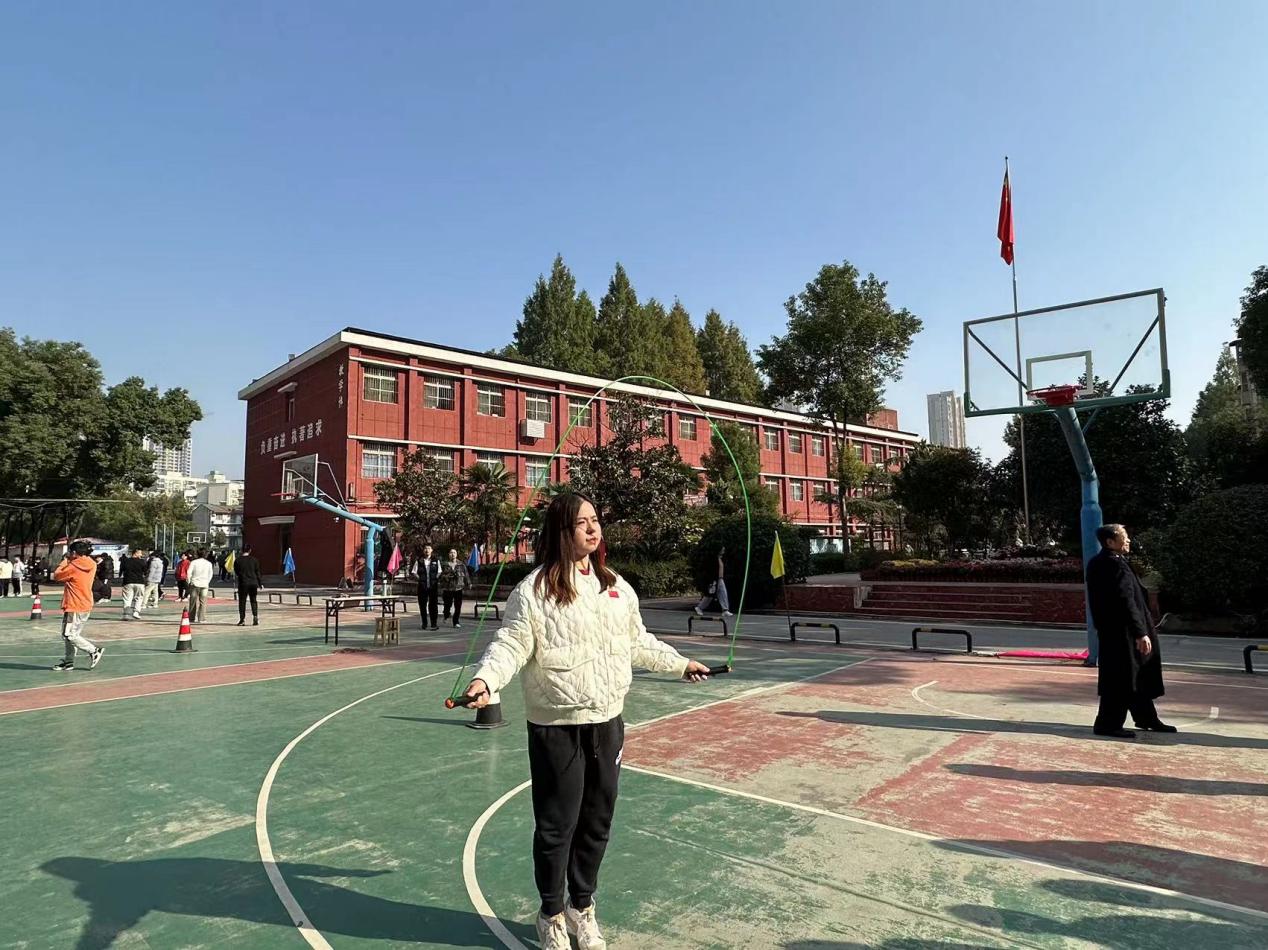 青春奋进新时代,运动逐梦向未来——Beat365唯一官方网站2023年秋季运动会暨教职工运动会 青春奋进新时代,运动逐梦向未来——Beat365唯一官方网站2023年秋季运动会暨教职工运动会