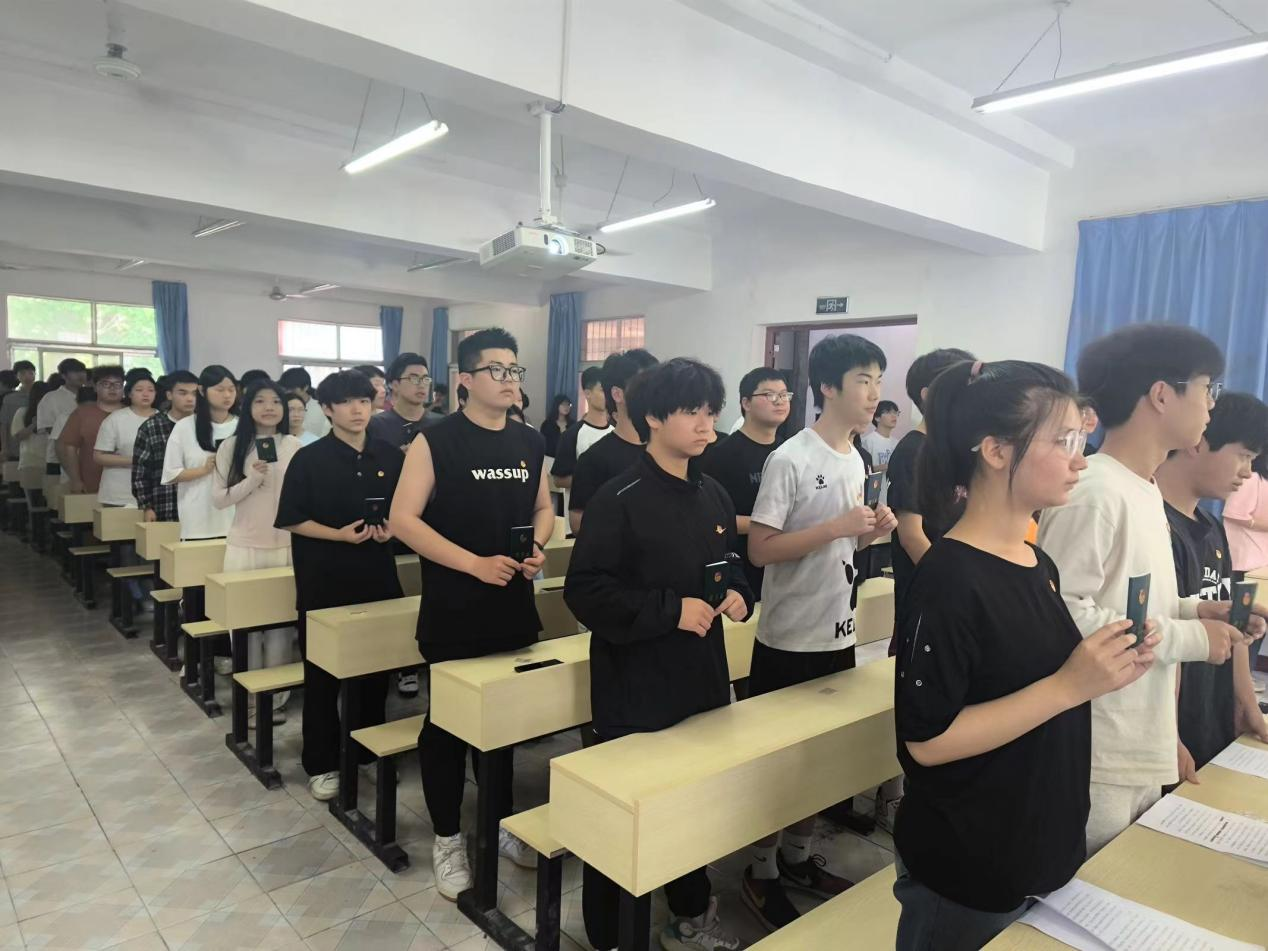 青春心向党，奋斗新征程 ——Beat365唯一官方网站第五期团课结业典礼暨入团仪式