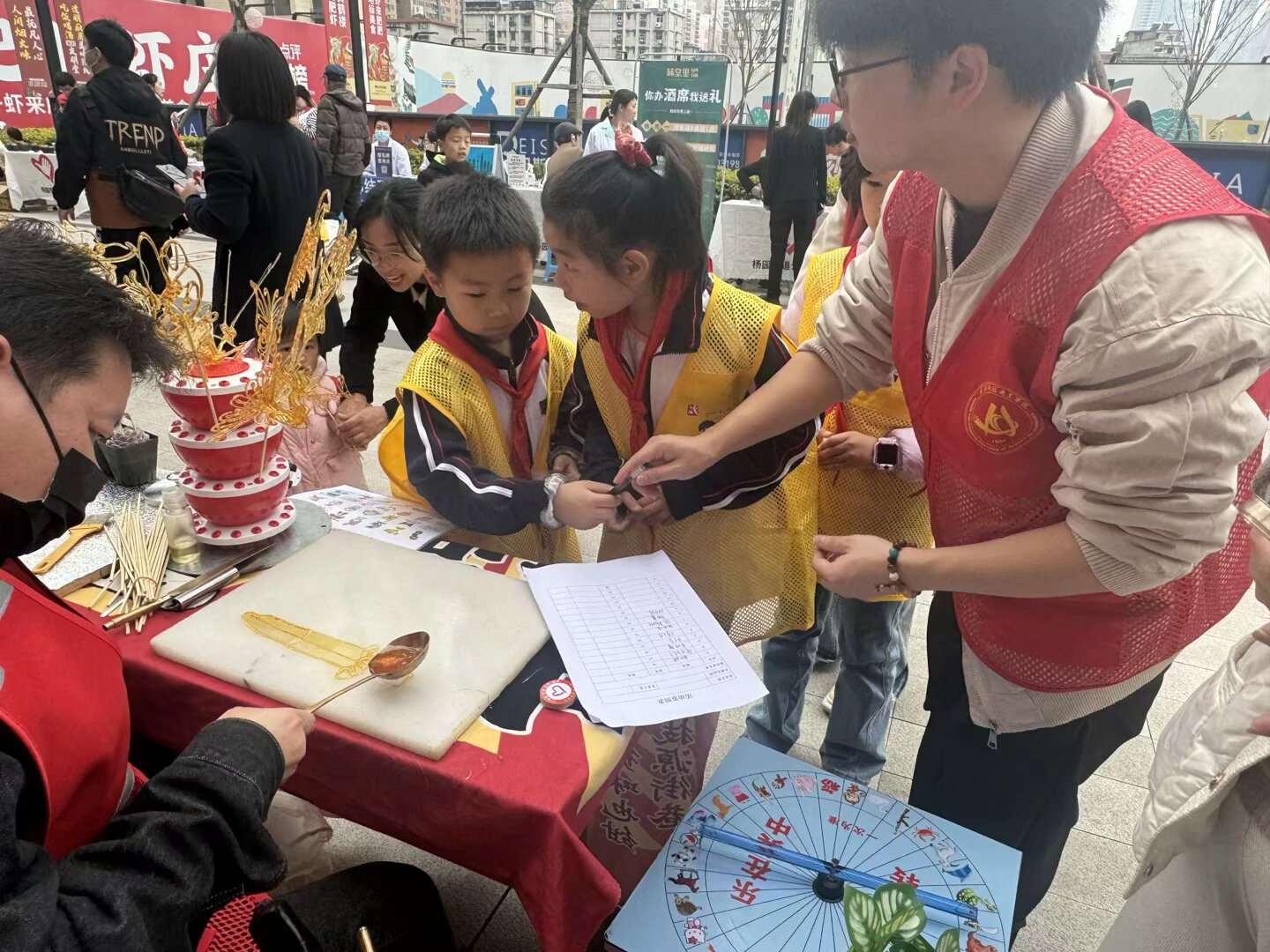 弘扬雷锋精神,争做时代新人 弘扬雷锋精神,争做时代新人