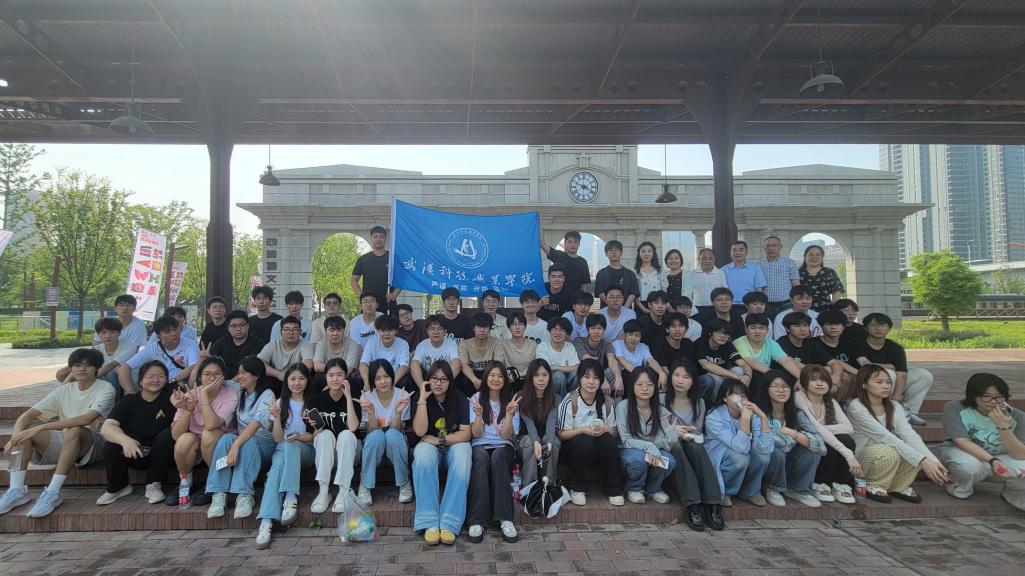 寻迹百年武九，解码匠心传承——365官网开展四美塘文化公园沉浸式实践活动