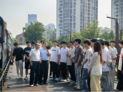寻迹百年武九，解码匠心传承——365官网开展四美塘文化公园沉浸式实践活动
