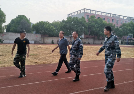 365官网召开2019级新生军训汇报表演暨总结表彰大会 365官网召开2019级新生军训汇报表演暨总结表彰大会