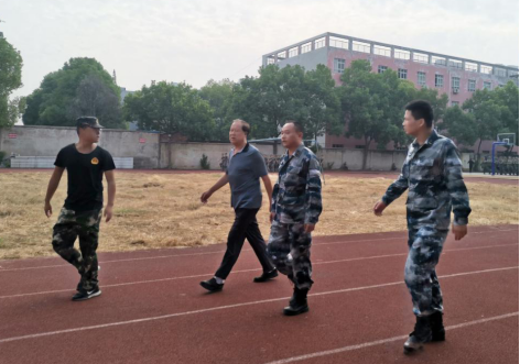 365官网召开2019级新生军训汇报表演暨总结表彰大会 365官网召开2019级新生军训汇报表演暨总结表彰大会