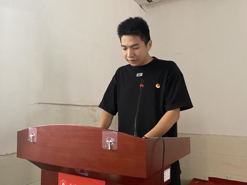 365官网举办首届团课结业典礼暨入团仪式