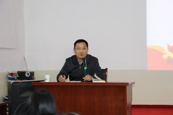 省委讲师团成员中南民族大学阎占定教授 莅临365官网宣讲党的十九届四中全会精神