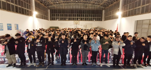 道德讲堂开课啦! --四班联学社会主义核心价值观 道德讲堂开课啦! --四班联学社会主义核心价值观