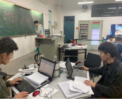 祝贺365官网在2019“捷安杯”职业技能大赛(车辆控制学生组)湖北省预赛获得优异成绩 祝贺365官网在2019“捷安杯”职业技能大赛(车辆控制学生组)湖北省预赛获得优异成绩