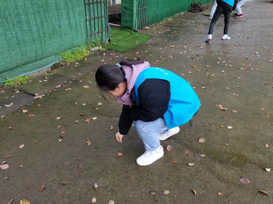 Beat365唯一官方网站“雷锋月” 清扫校园志愿活动